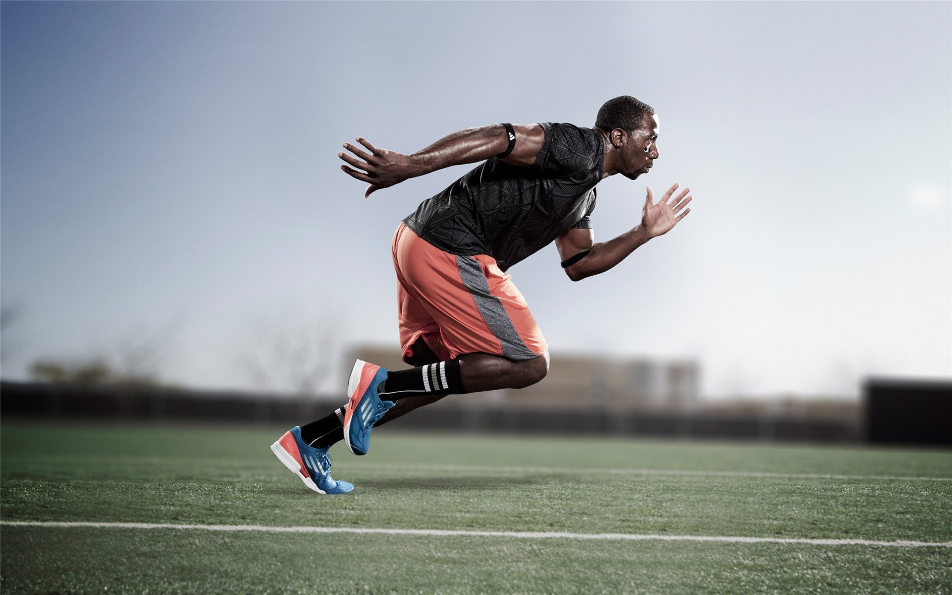 Uzi助阵电竞公益赛，弘扬体育正能量，uzi电竞俱乐部